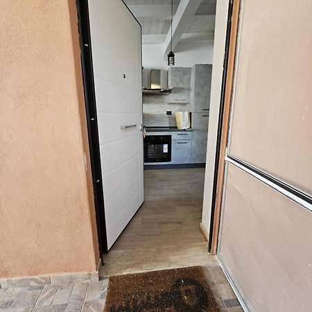 Casa Vacanze Dragona 15 Min Fco 10 Min Ostia Ачилия Екстериор снимка