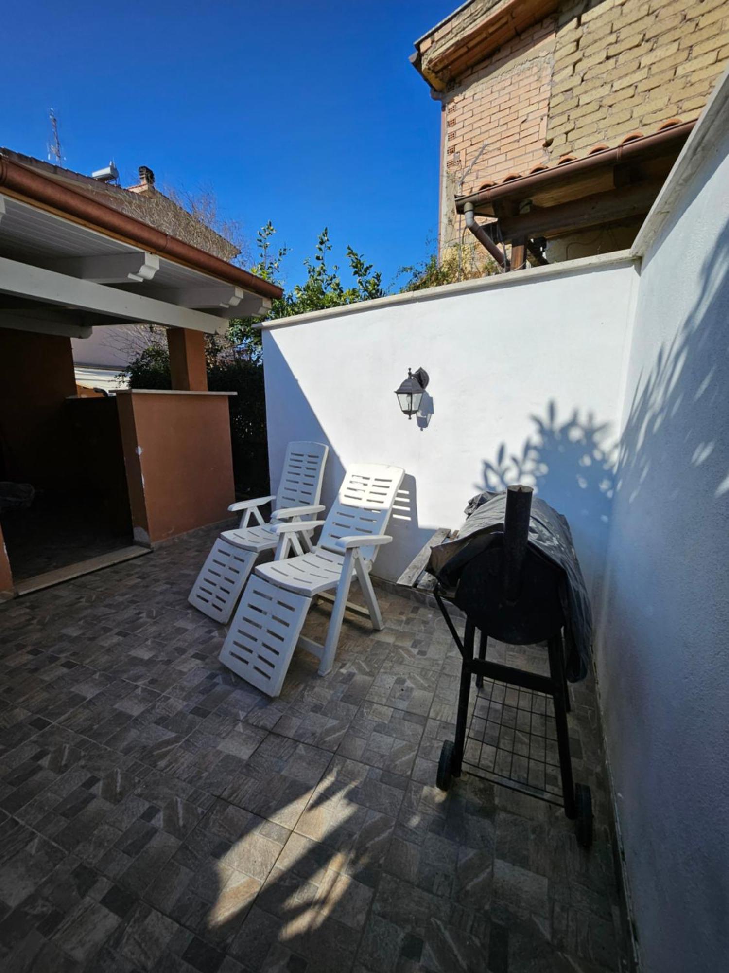 Casa Vacanze Dragona 15 Min Fco 10 Min Ostia Ачилия Екстериор снимка